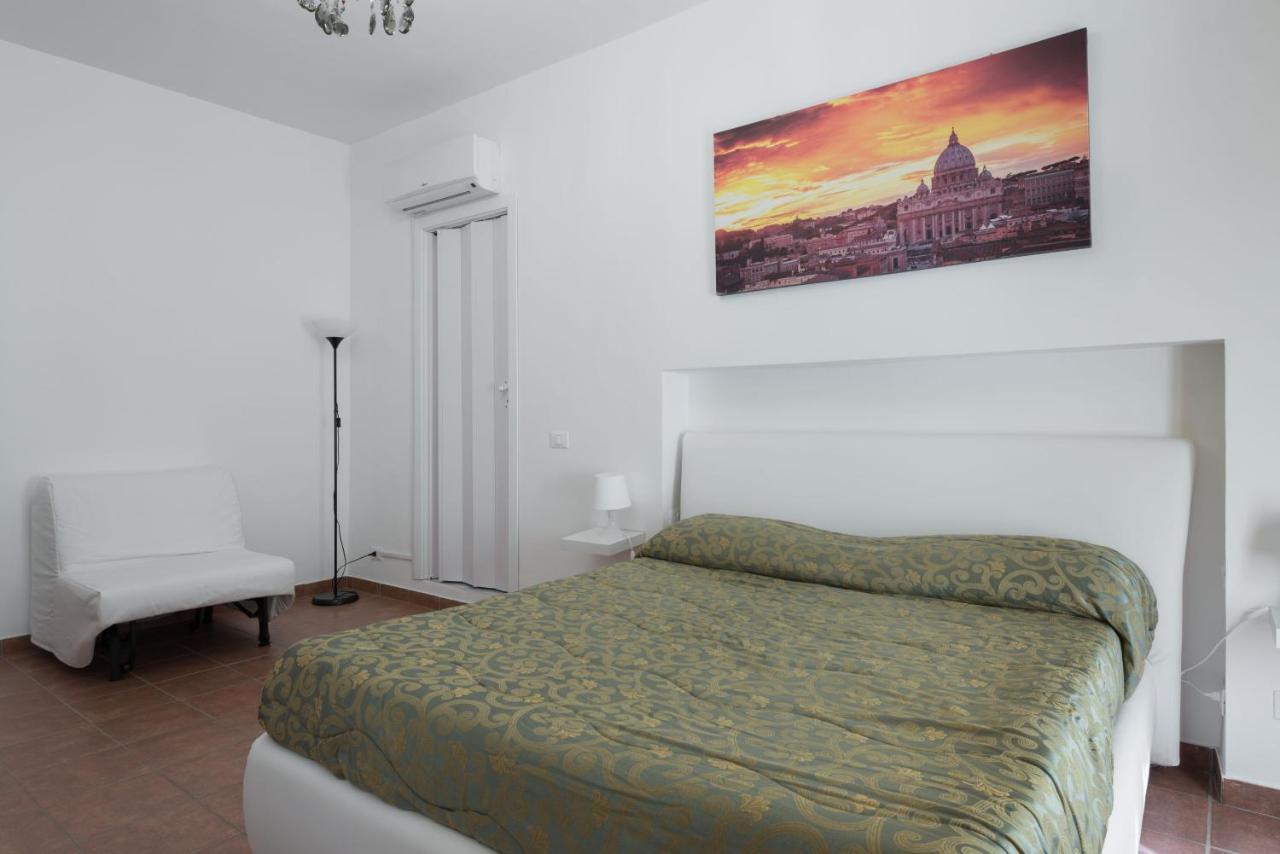 Bed and Breakfast Cornelia Penthouse Рим Екстер'єр фото